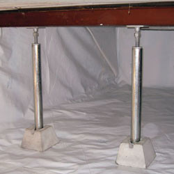 crawl space jack posts installed in an encapsulated crawl space in Rancho Cordova